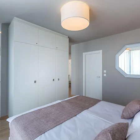 게스트하우스 & Preelook