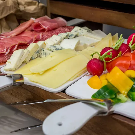 & Preelook 오파티아