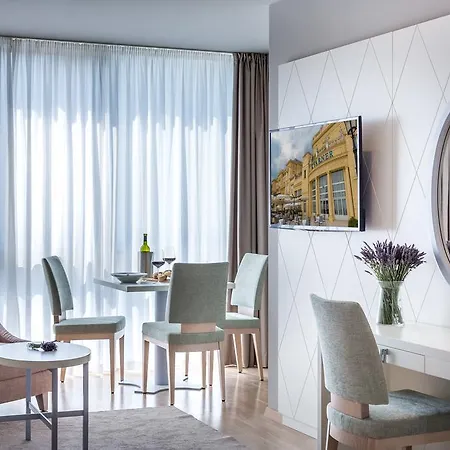 & Preelook 게스트하우스