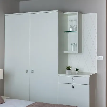 & Preelook Guest house