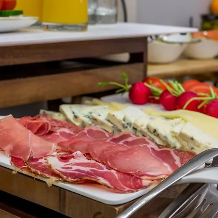 & Preelook 오파티아