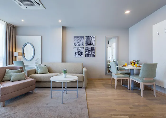 ゲストハウス & Preelook