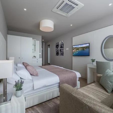 & Preelook Vendégház Abbázia