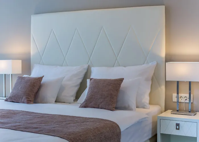 & Preelook Опатія