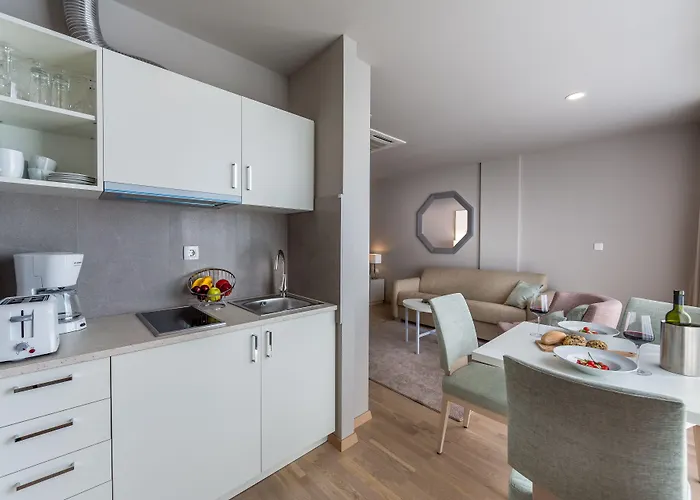 Гостьовий будинок & Preelook 4*