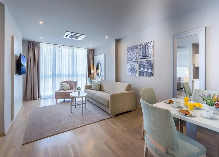 Гостьовий будинок & Preelook 4*