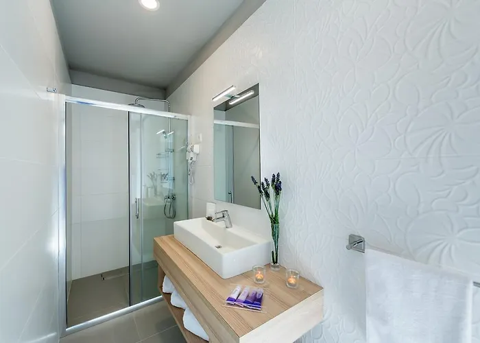 Гостьовий будинок & Preelook