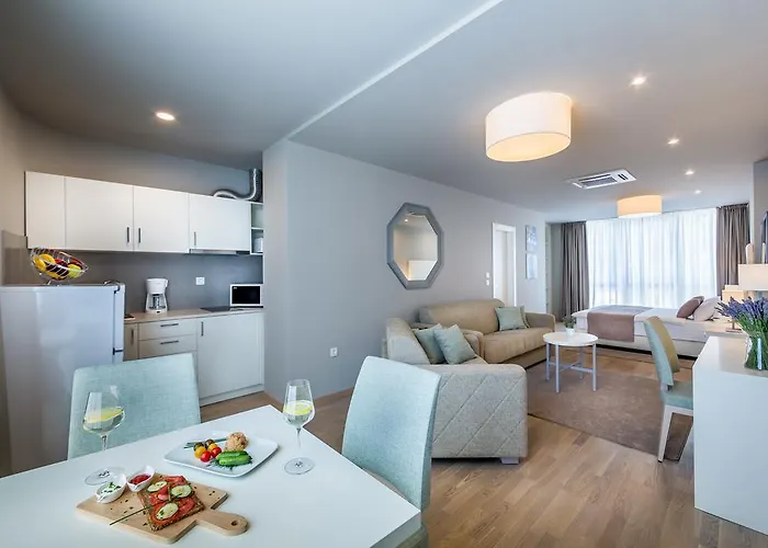 Гостьовий будинок & Preelook 4*