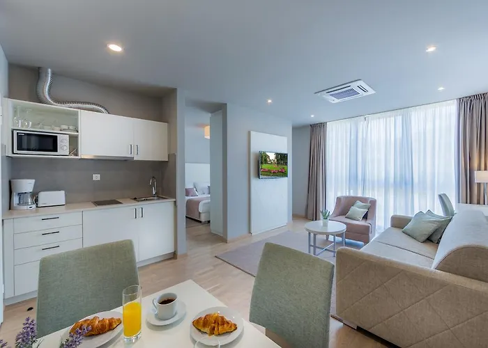 & Preelook 4* Opatija