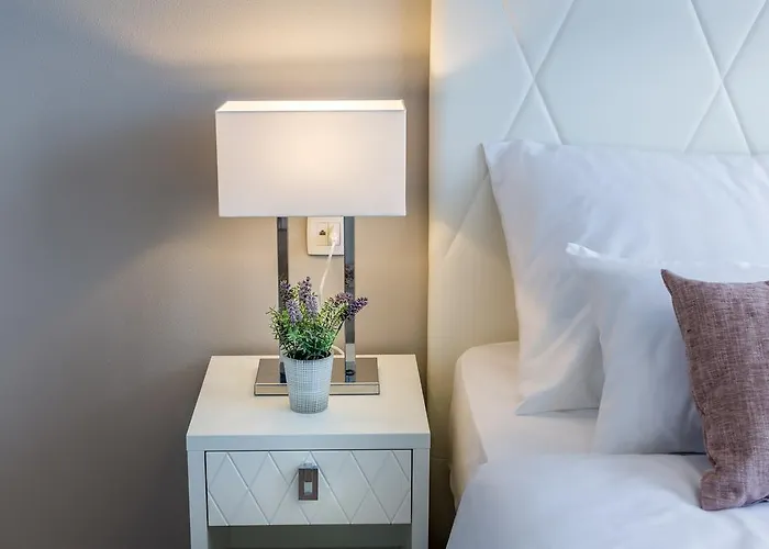 Гостьовий будинок & Preelook