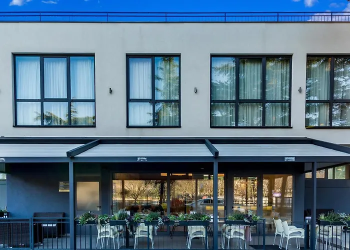 & Preelook Опатія